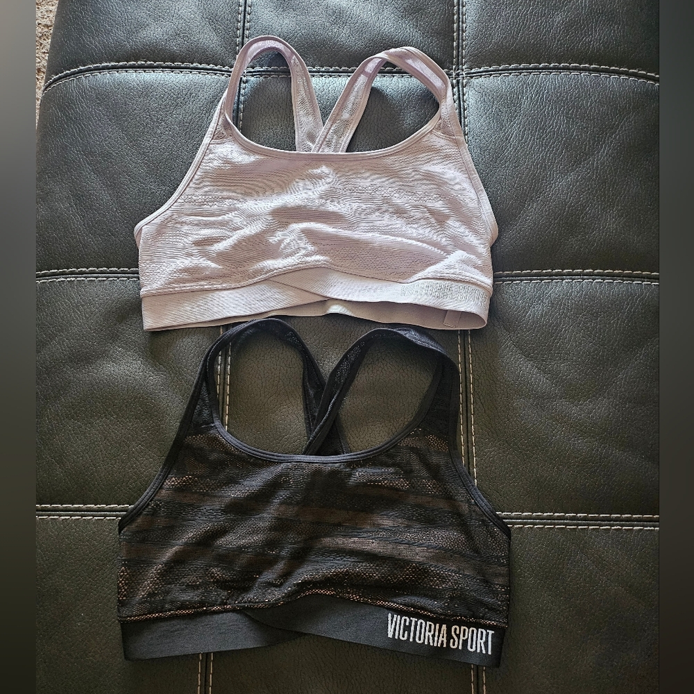 2- Victoria Sport The Player Sports Bras Size Large